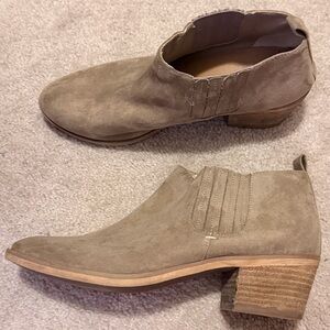 Women's Tan Ankle Boots